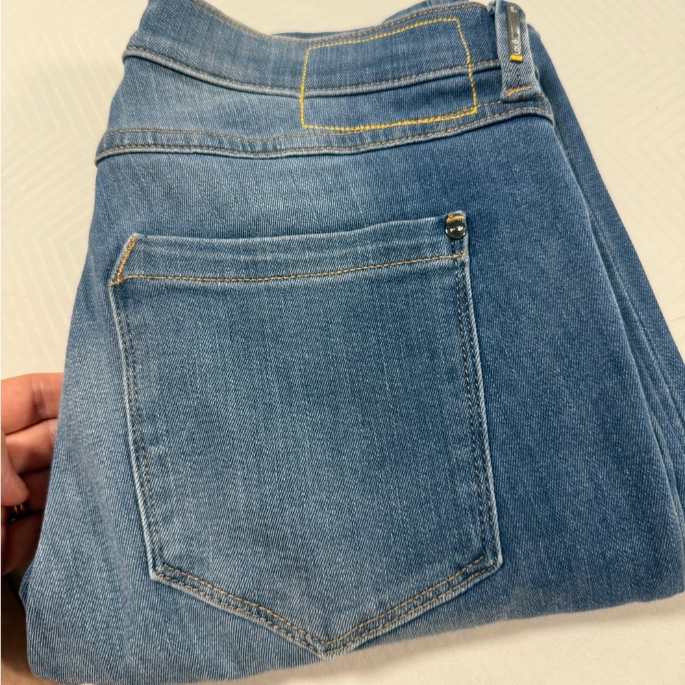 Lolë Blue Skinny Jeans with Classic Medium Wash